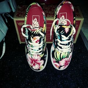 *SOLD ON MERCARI*FLORAL HAWAIIAN PRINT VANS